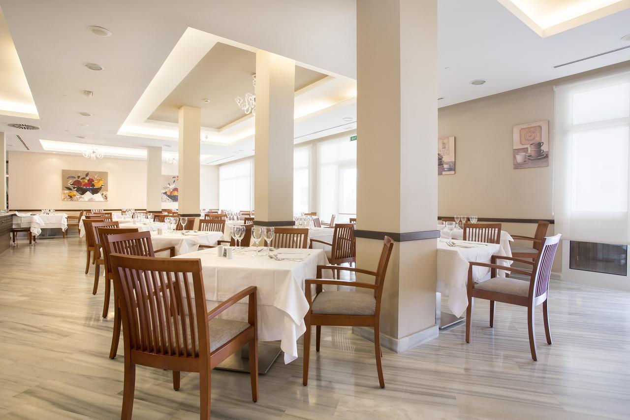 Hipotels Flamenco Conil โกนิล เด ลาฟรอนเตรา ภายนอก รูปภาพ